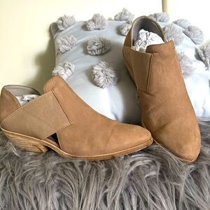 Eileen Fisher nude/ beiges size 7 in great condition